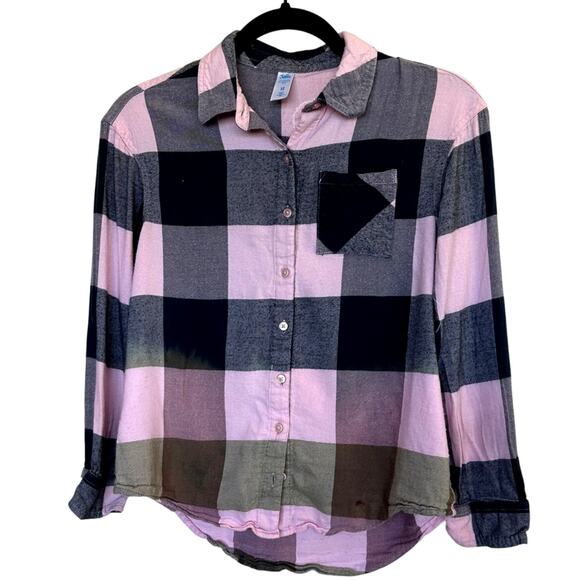 Encanto Mirabel Kids Plaid Flannel Button Down Shirt Size 12 Unique Disney Pink - Picture 3 of 5